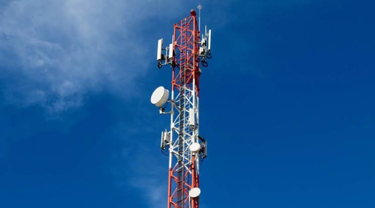 Menara BTS yang dikelola dan dipelihara oleh Terex